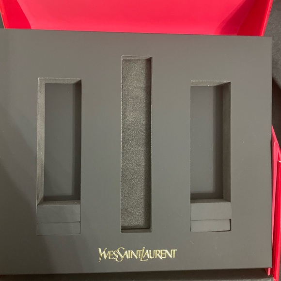 Yves Saint Laurent Red Quilted Patent Makeup Holder/Box Auth - Picture 3 of 4